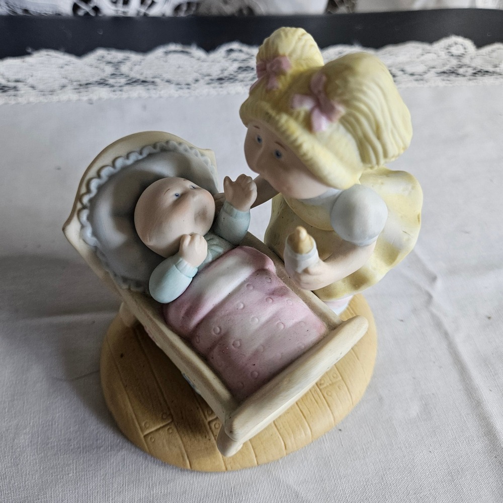 1984 Signed Xavier Roberts Cabbage Patch Figurine "Getting Acquainted" 4"